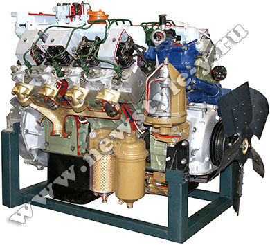 Двигатель дизельный автомобиля КамАЗ с навесным оборудованием (агрегаты в разрезе)
